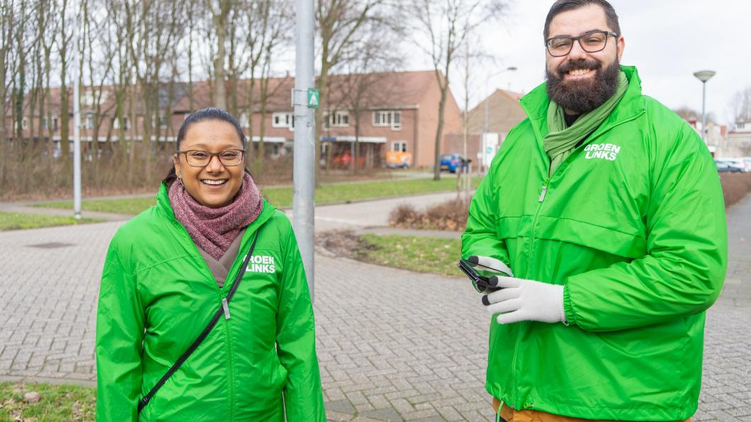 Jaap en Sadhana Boejhawan-Mangroo aan het huis-aan-huizen foto Jaap en Sadhana.jpg